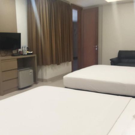 Yobel Hotel Yogyakarta Exterior foto